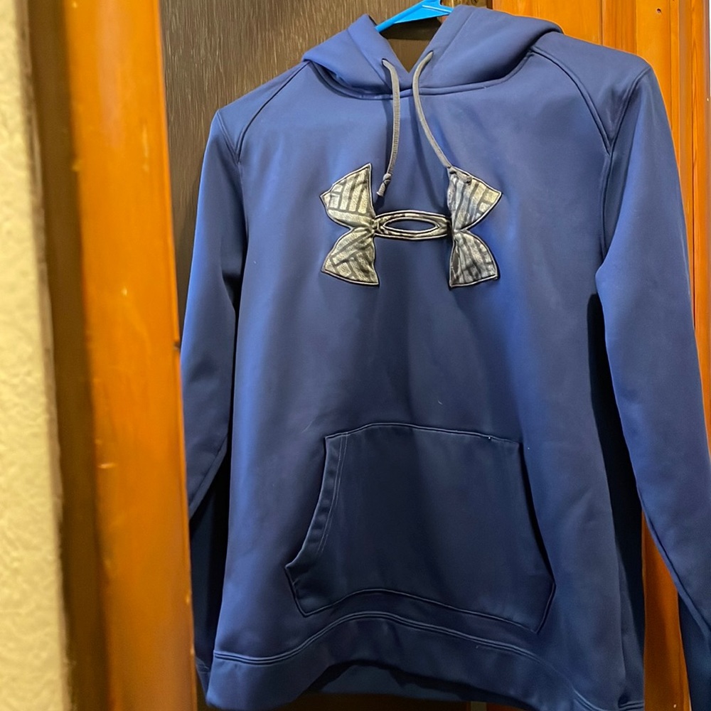 Under Armor size large women’s hoodie